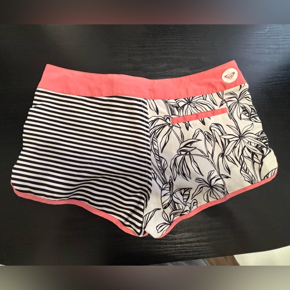 Roxy girl shorts - Picture 2 of 3
